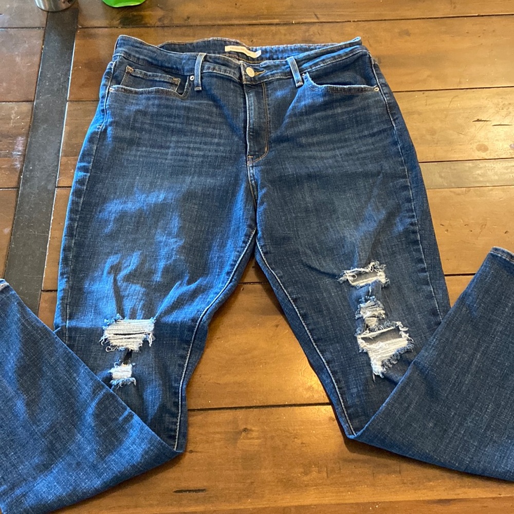 Levi’s 721 high rise skinny - woman’s size 33X30